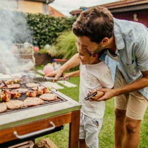Why BBQ Gift Baskets Make the Perfect Father’s Day Present